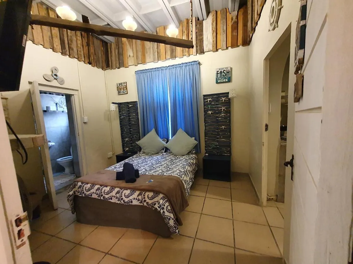Bedrock Guest Studios Strand 2*,